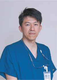 外科医長　長久 吉雄  ながひさ・よしお●2003年に産業医科大学卒業。日本外科学会認定外科専門医、日本消化器外科学会認定消化器外科専門医など。