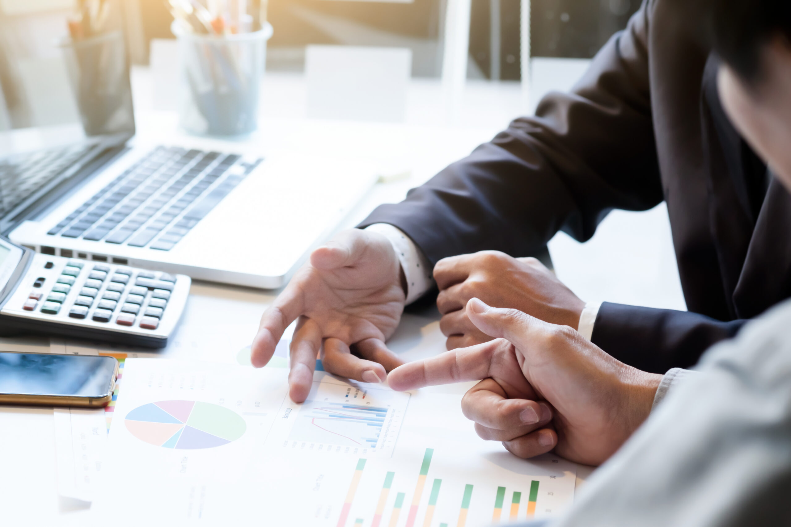 医療業界・金融業界のレポート発行