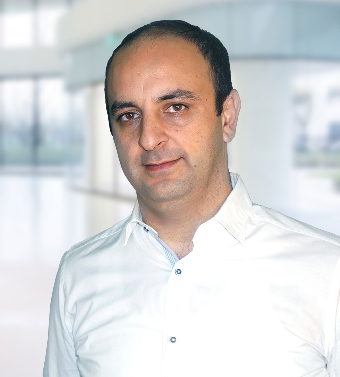 アガシ・ヴァルダニャン氏