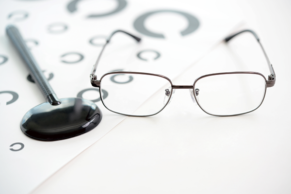 視力検査と眼鏡